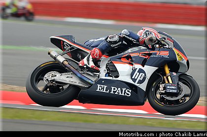 moto2_pons_5_angleterre_silverstone_2011.jpg