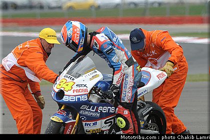 moto2_rabat_04_angleterre_silverstone_2011.jpg