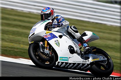 moto2_west_3_angleterre_silverstone_2011.jpg