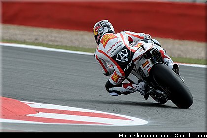 motogp_aoyama_7_angleterre_silverstone_2011.jpg