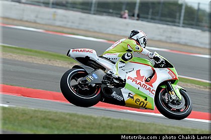motogp_de_puniet_02_angleterre_silverstone_2011.jpg