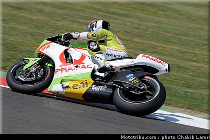 motogp_de_puniet_11_angleterre_silverstone_2011.jpg
