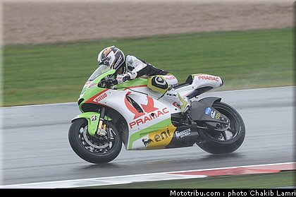 motogp_de_puniet_14_angleterre_silverstone_2011.jpg