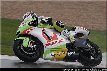 motogp_de_puniet_15_angleterre_silverstone_2011.jpg