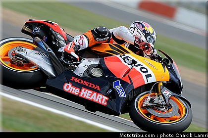 motogp_dovizioso_01_angleterre_silverstone_2011.jpg