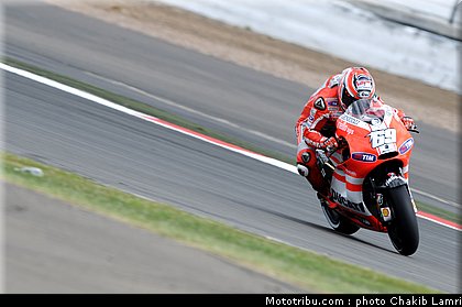 motogp_hayden_05_angleterre_silverstone_2011.jpg