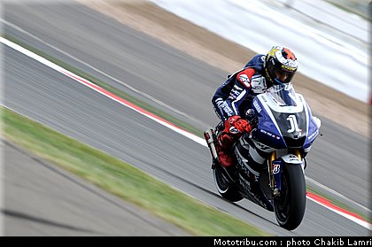 motogp_lorenzo_01_angleterre_silverstone_2011.jpg