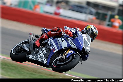 motogp_lorenzo_02_angleterre_silverstone_2011.jpg