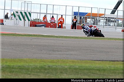 motogp_lorenzo_03_angleterre_silverstone_2011.jpg