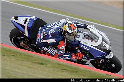 motogp_lorenzo_04_angleterre_silverstone_2011.jpg