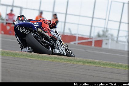 motogp_lorenzo_05_angleterre_silverstone_2011.jpg
