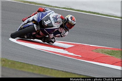 motogp_lorenzo_06_angleterre_silverstone_2011.jpg
