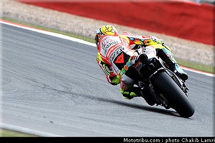 motogp_rossi_05_angleterre_silverstone_2011.jpg