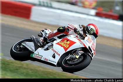 motogp_simoncelli_03_angleterre_silverstone_2011.jpg