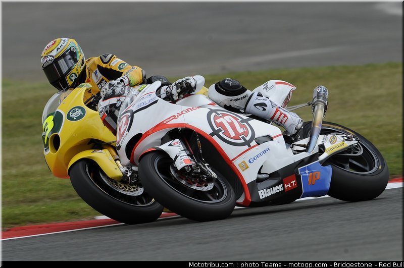 moto2_008_angleterre_silverstone_2011