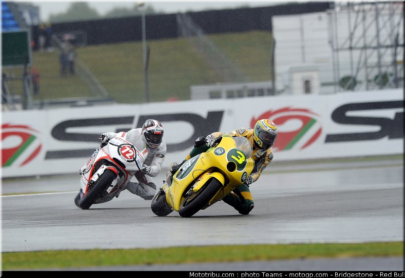moto2_012_angleterre_silverstone_2011