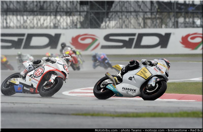 moto2_015_angleterre_silverstone_2011