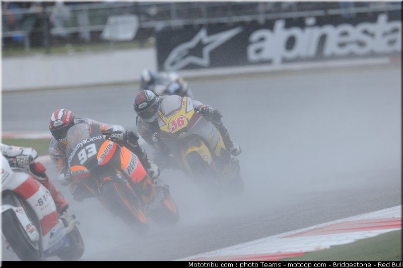 moto2_019_angleterre_silverstone_2011