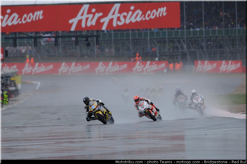 moto2_020_angleterre_silverstone_2011