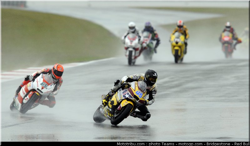 moto2_039_angleterre_silverstone_2011