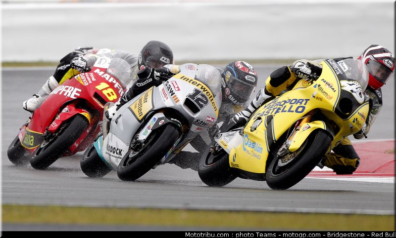 moto2_044_angleterre_silverstone_2011
