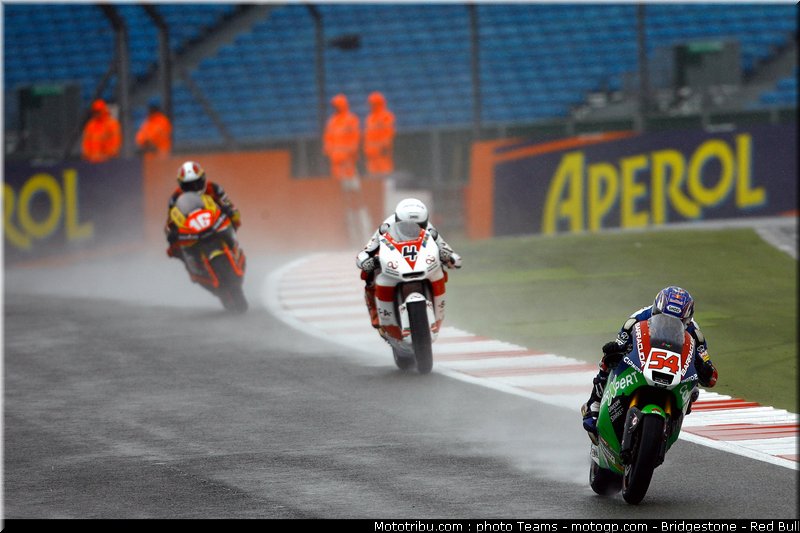 moto2_048_angleterre_silverstone_2011