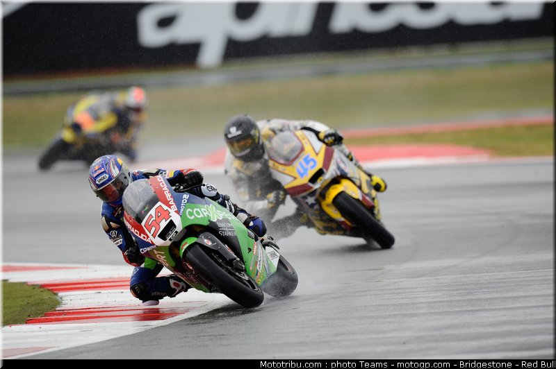moto2_049_angleterre_silverstone_2011