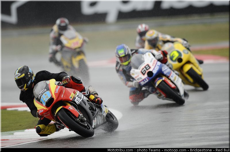 moto2_058_angleterre_silverstone_2011