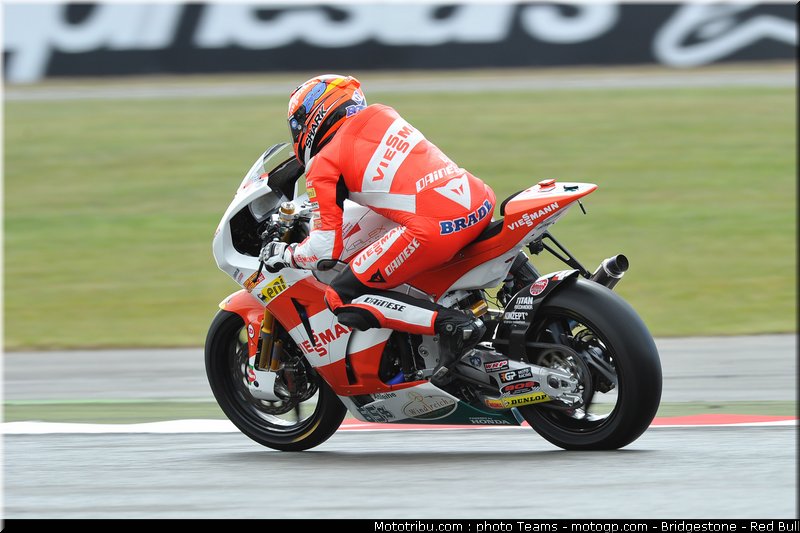 moto2_bradl_08_angleterre_silverstone_2011
