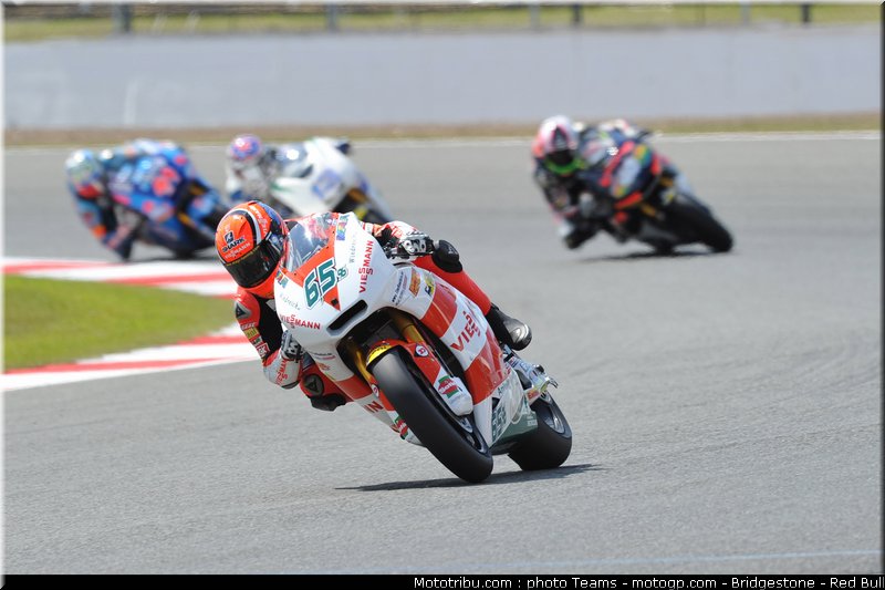 moto2_bradl_09_angleterre_silverstone_2011