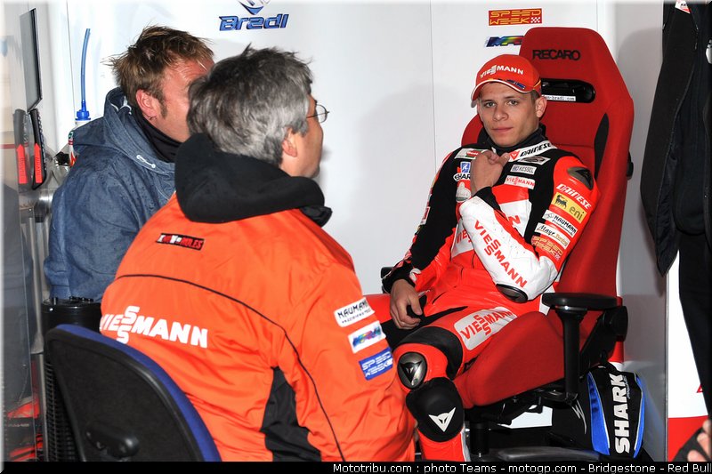 moto2_bradl_14_angleterre_silverstone_2011