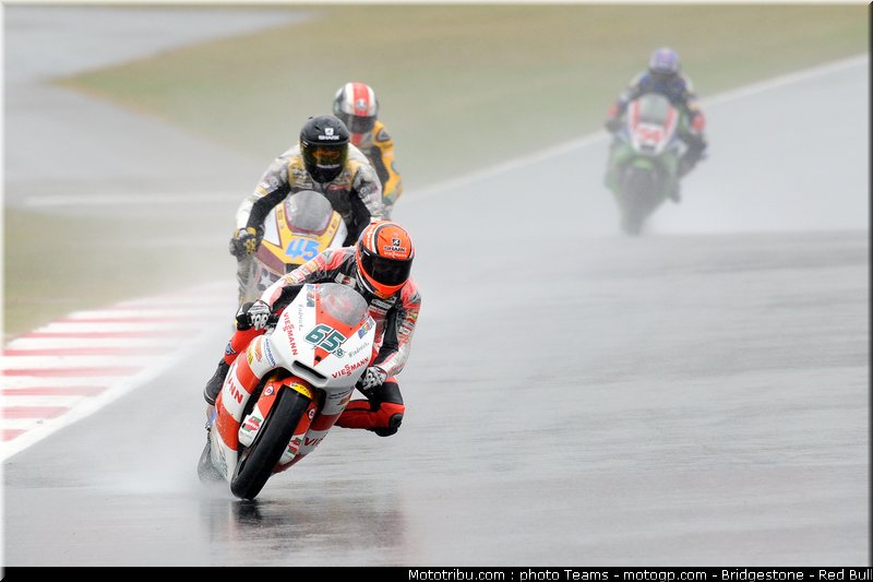 moto2_bradl_21_angleterre_silverstone_2011