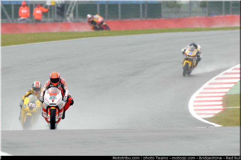 moto2_bradl_23_angleterre_silverstone_2011