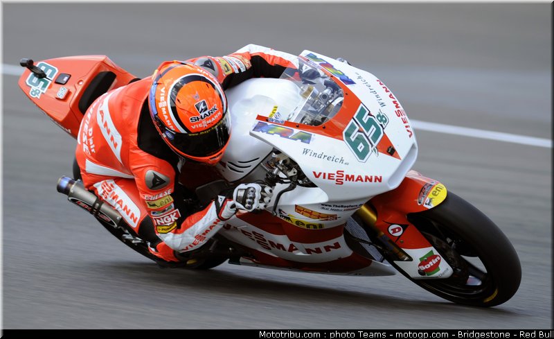 moto2_bradl_26_angleterre_silverstone_2011