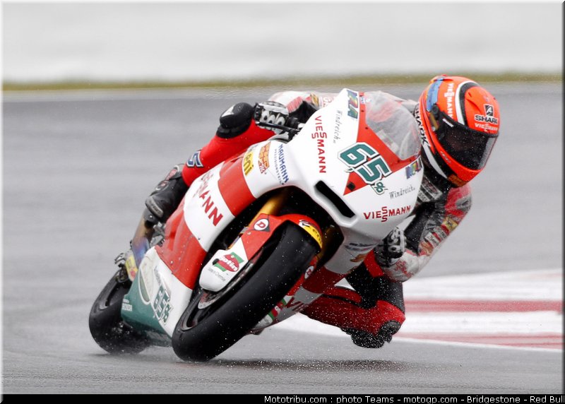 moto2_bradl_27_angleterre_silverstone_2011