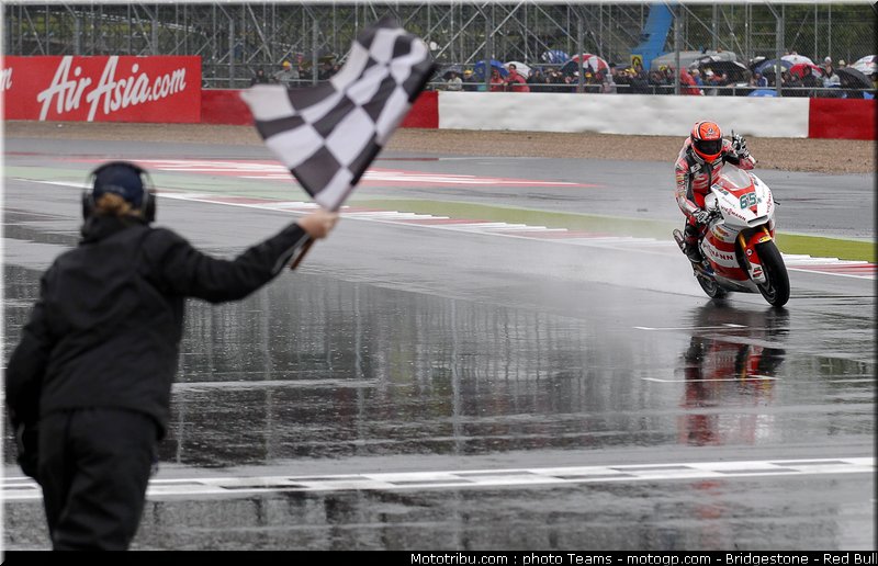 moto2_bradl_29_angleterre_silverstone_2011