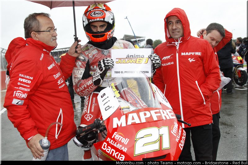 moto2_fores_12_angleterre_silverstone_2011