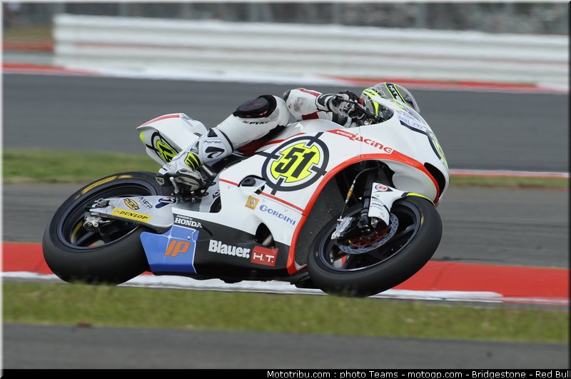 moto2_pirro_01_angleterre_silverstone_2011