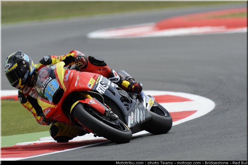 moto2_simeon_03_angleterre_silverstone_2011