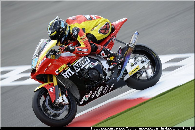 moto2_simeon_15_angleterre_silverstone_2011