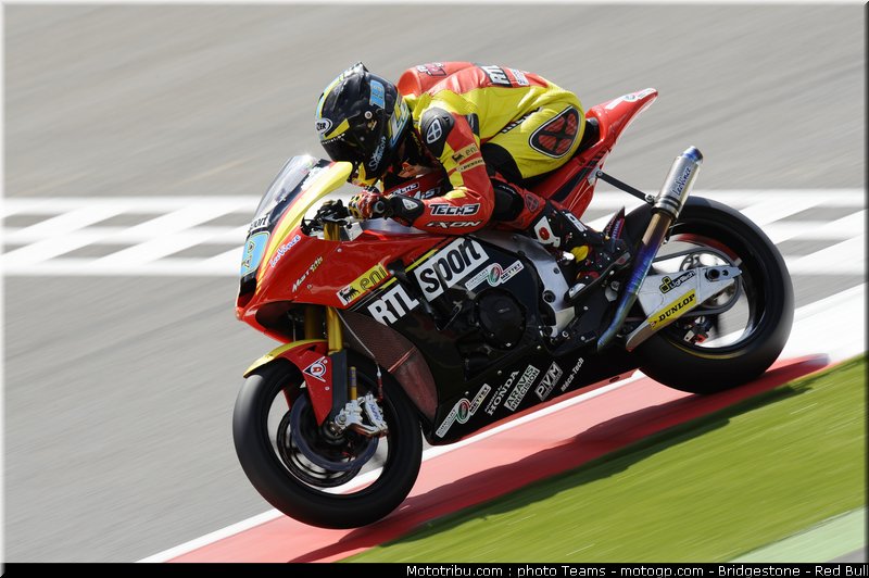 moto2_simeon_16_angleterre_silverstone_2011