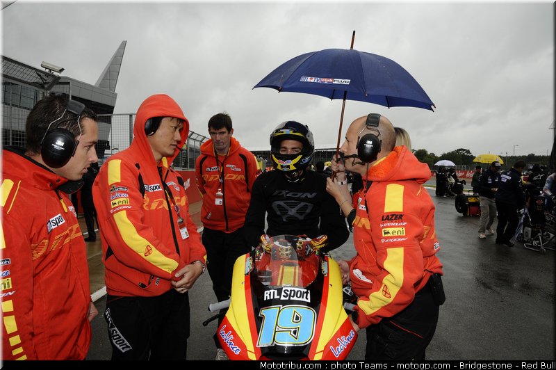 moto2_simeon_18_angleterre_silverstone_2011