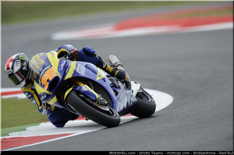 moto2_smith_03_angleterre_silverstone_2011