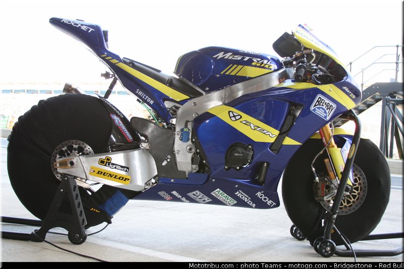 moto2_smith_07_angleterre_silverstone_2011