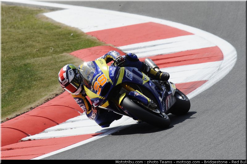 moto2_smith_09_angleterre_silverstone_2011