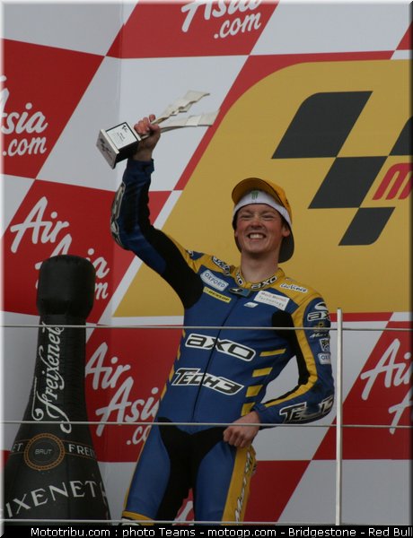 moto2_smith_26_angleterre_silverstone_2011