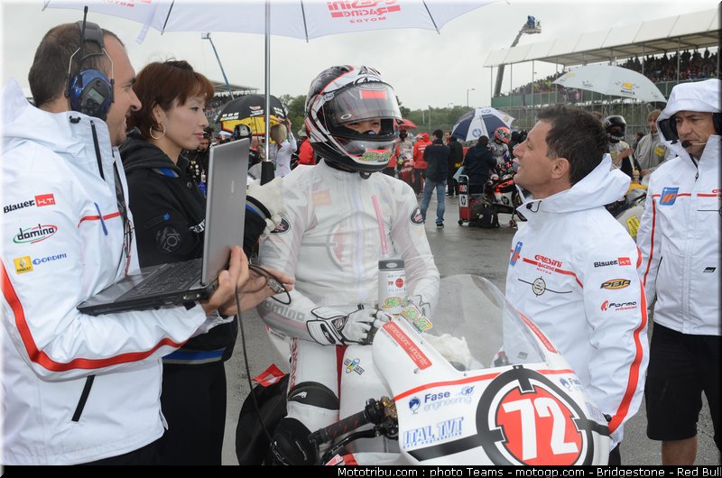 moto2_takahashi_31_angleterre_silverstone_2011