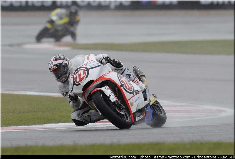 moto2_takahashi_33_angleterre_silverstone_2011