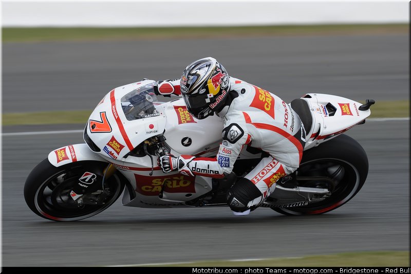 motogp_aoyama_01_angleterre_silverstone_2011