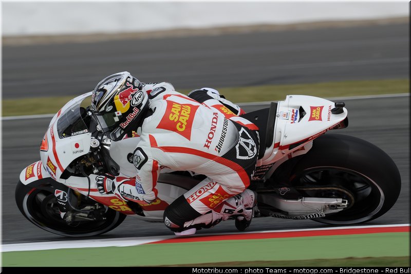 motogp_aoyama_02_angleterre_silverstone_2011